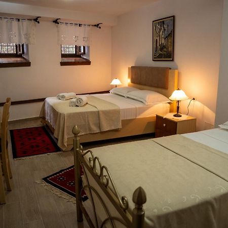 Hotel Borklad Berat Rum bild