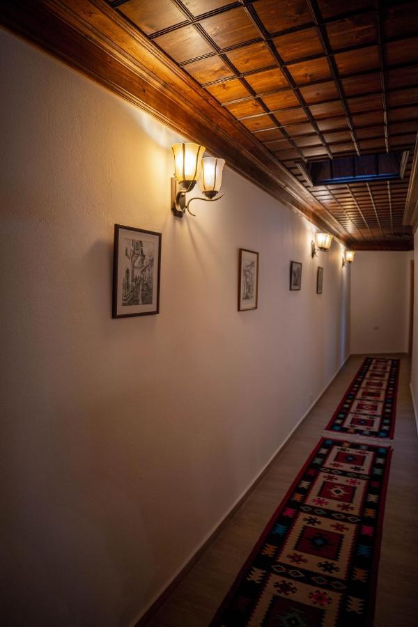 Hotel Borklad Berat Exteriör bild