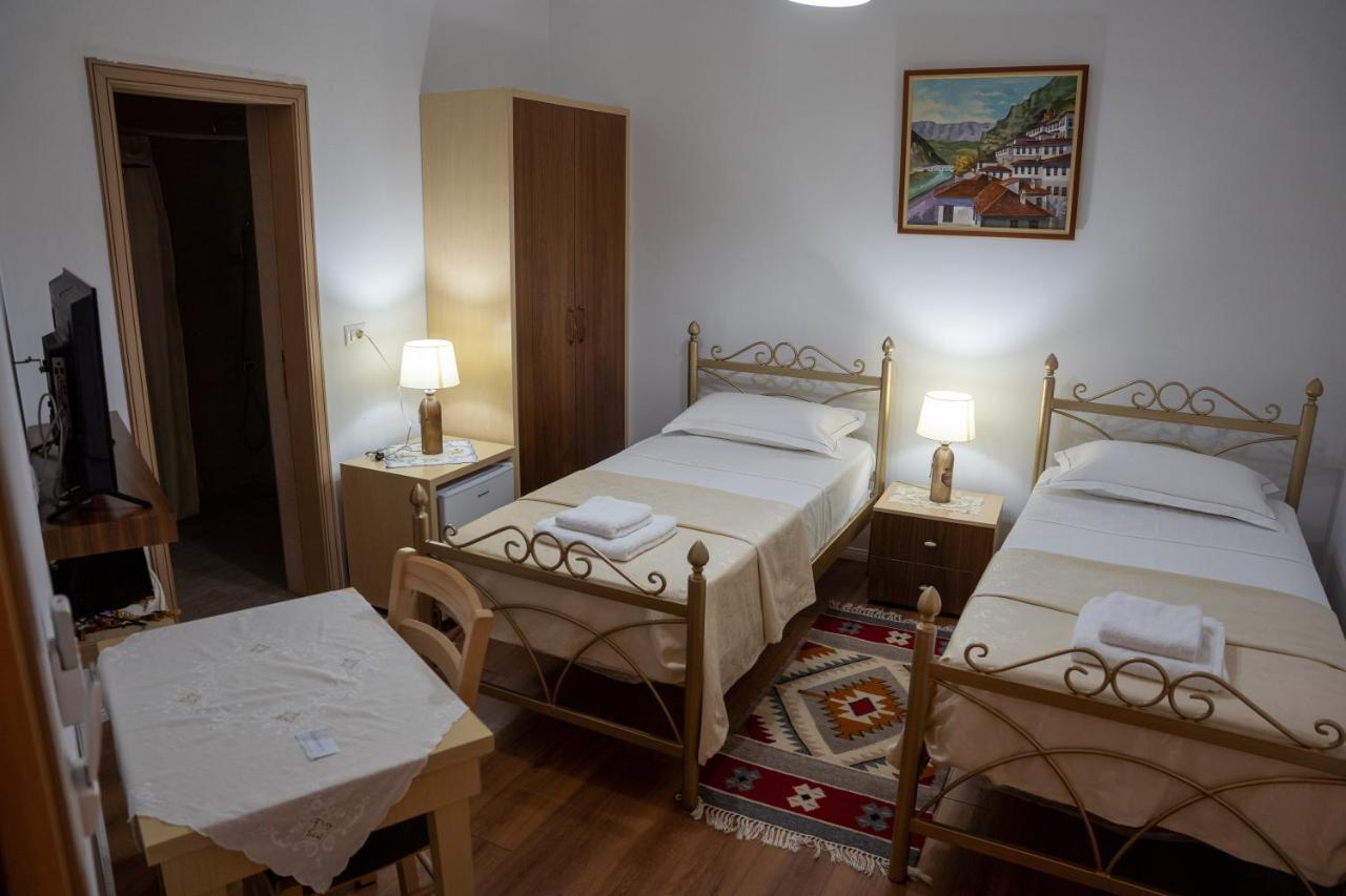 Hotel Borklad Berat Rum bild