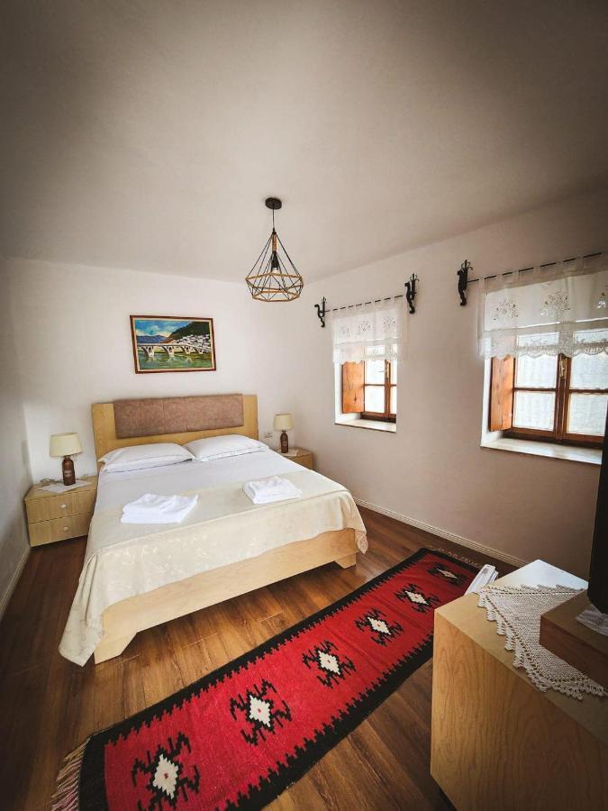 Hotel Borklad Berat Exteriör bild