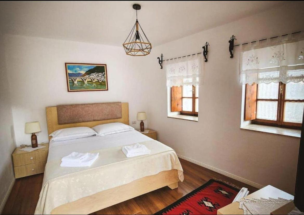Hotel Borklad Berat Exteriör bild