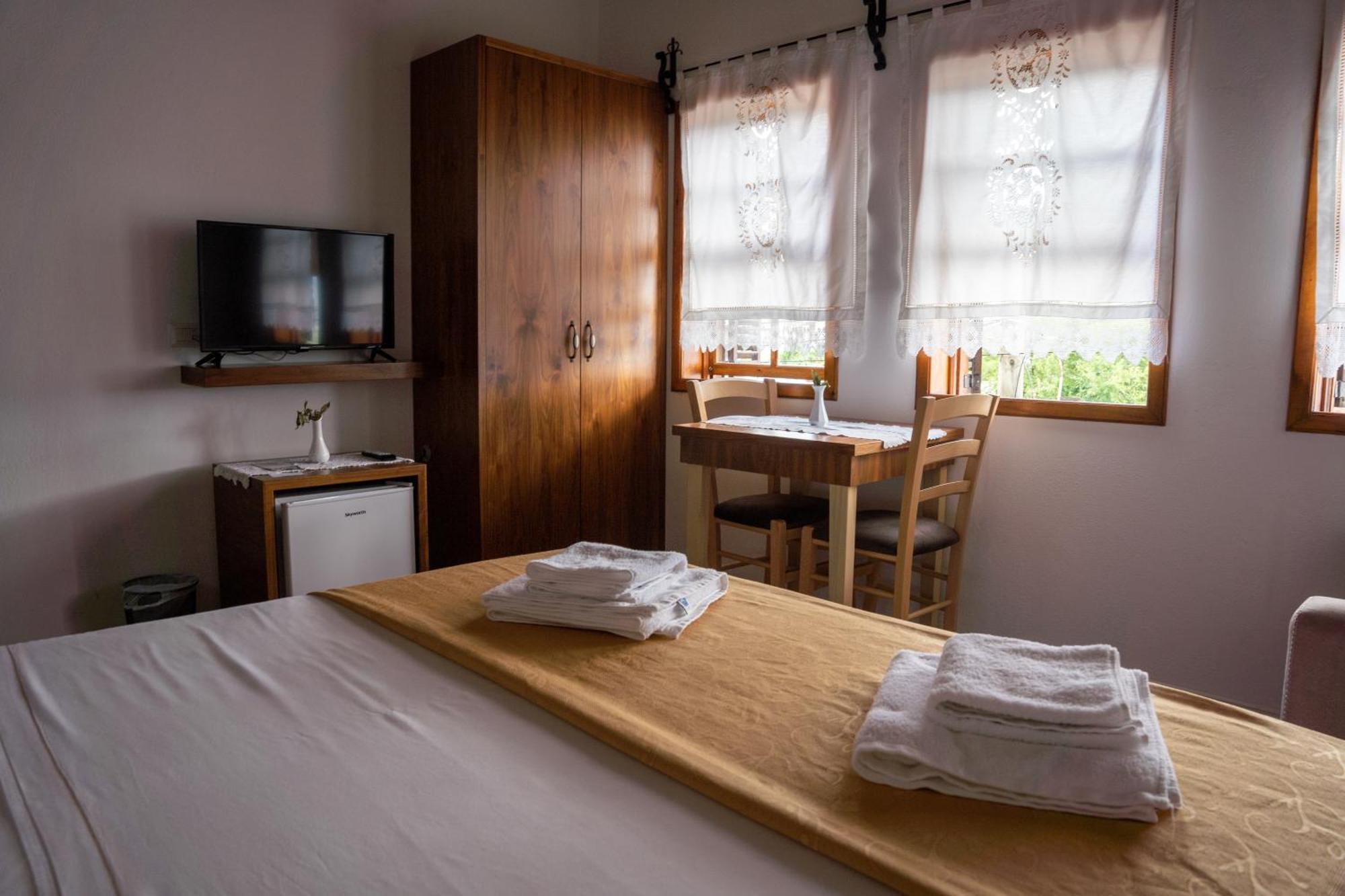 Hotel Borklad Berat Rum bild