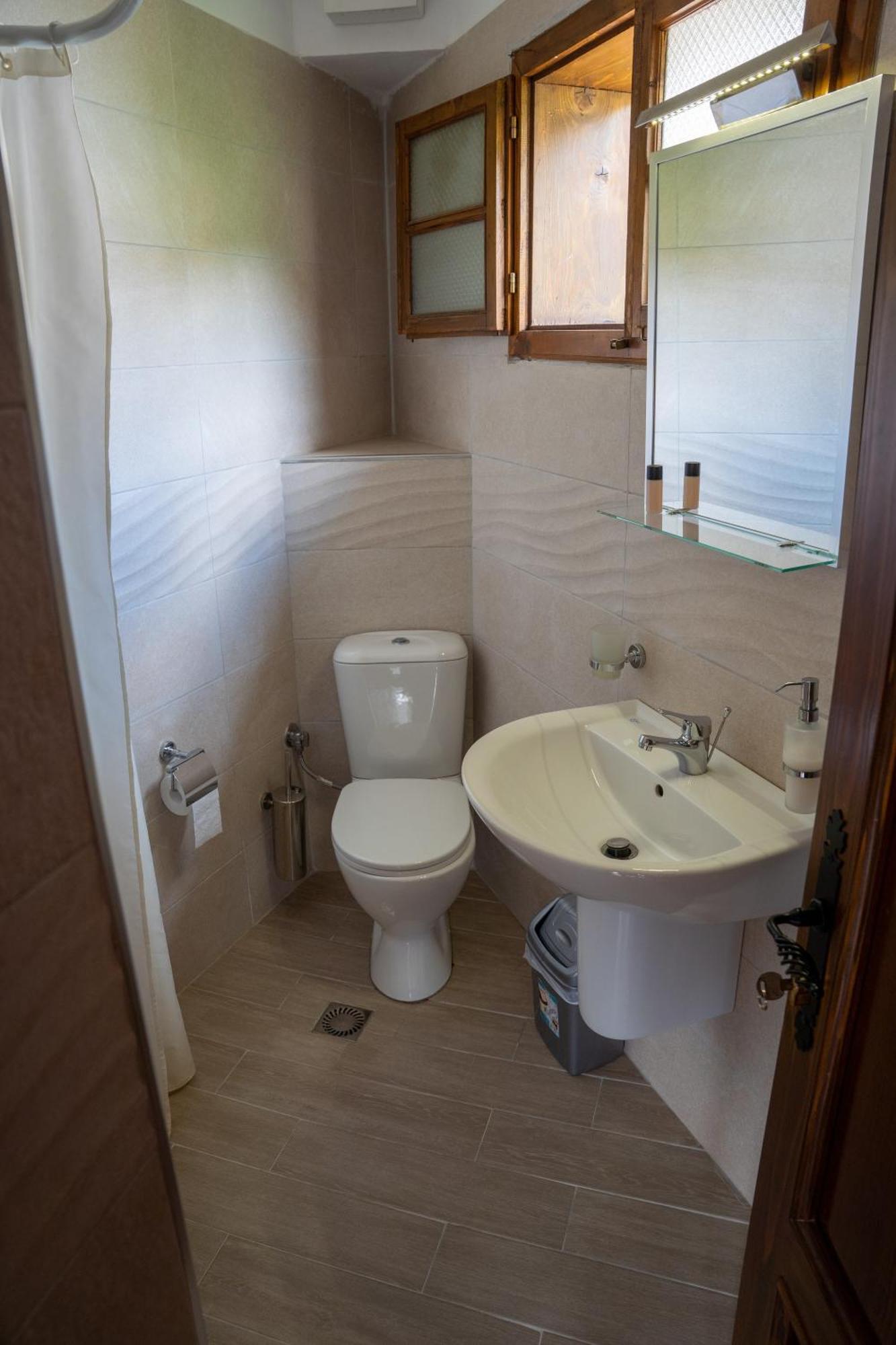 Hotel Borklad Berat Rum bild